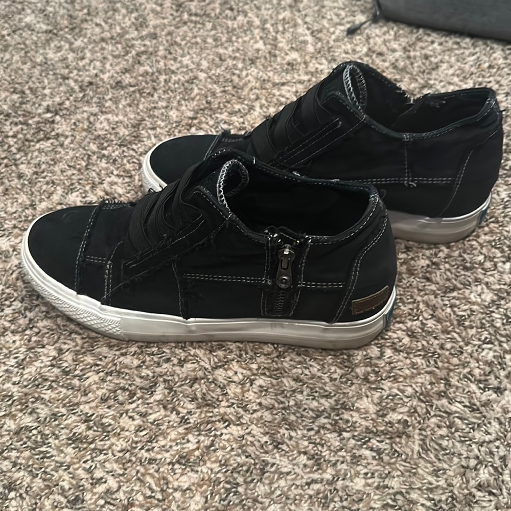 Women’s blowfish shoes